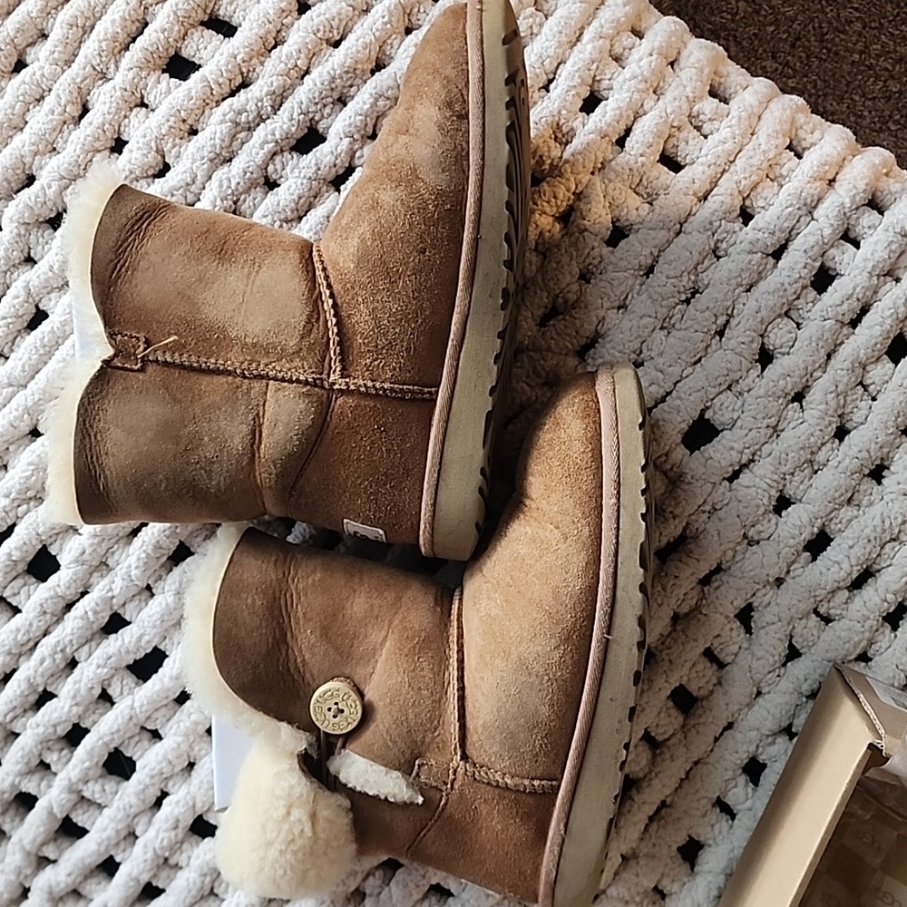 Ugg Bailey Button